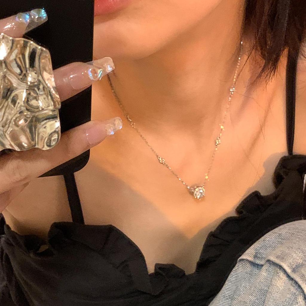 Trendy Light Luxury Pearl Heart Necklace: Versatile Beaded Clavicle Chain for Women's Style