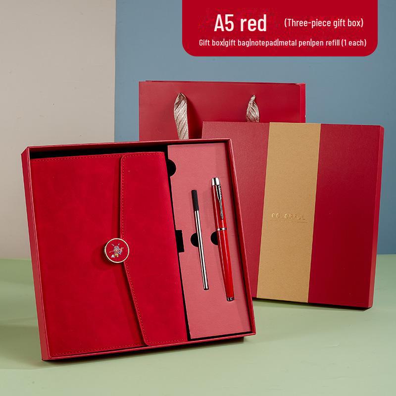 Подарочный набор из трехслойного блокнота формата А5 с индивидуальной гравировкой