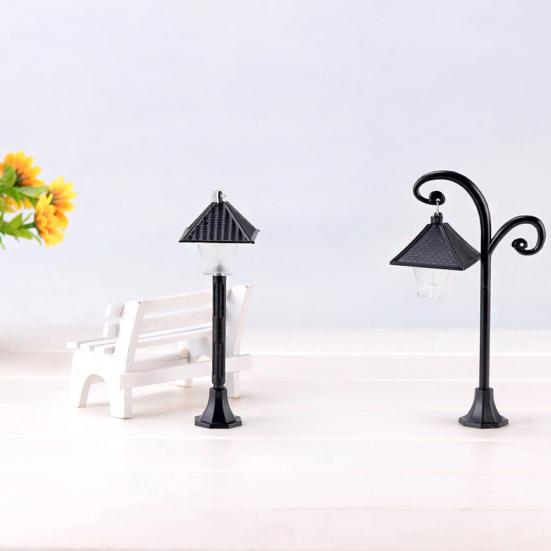 1Pc Creative Resin Street Lamp Model Garden Dollhouse Miniature Landscape Decor