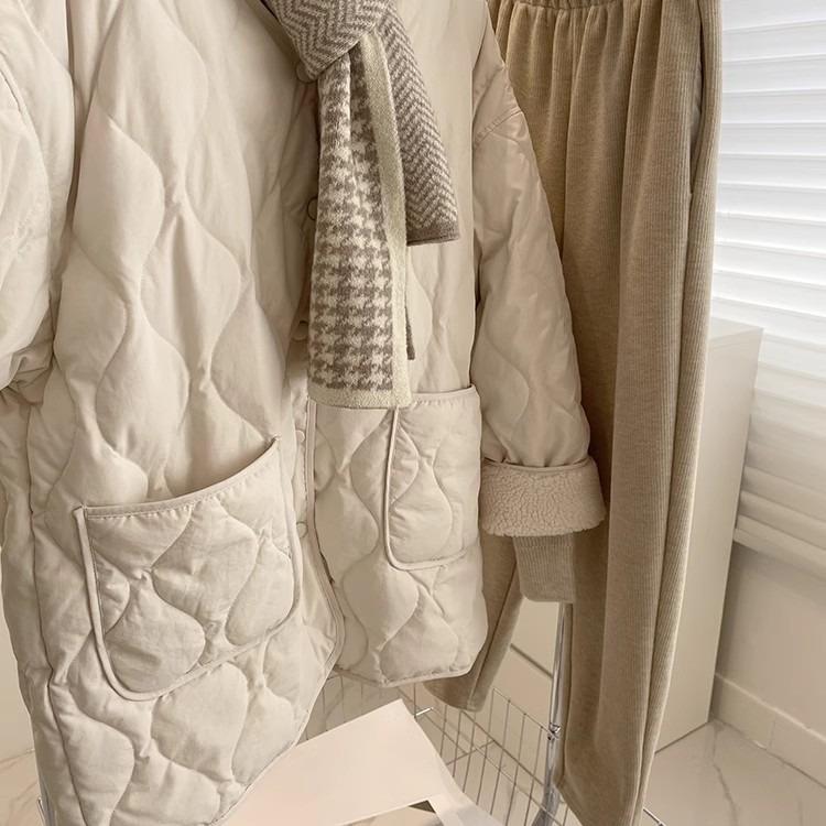 Сохраняйте тепло зимой с помощью легкой и стильной свободной хлопковой куртки из овчины