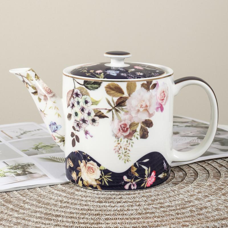 Керамический чайник для кофе в деревенском стиле в стиле ретро