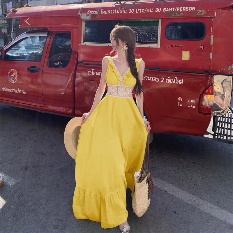Yunnan Thailand seaside vacation huge good-looking green v-neck suspender dress women's summer waist and thin temperament dress