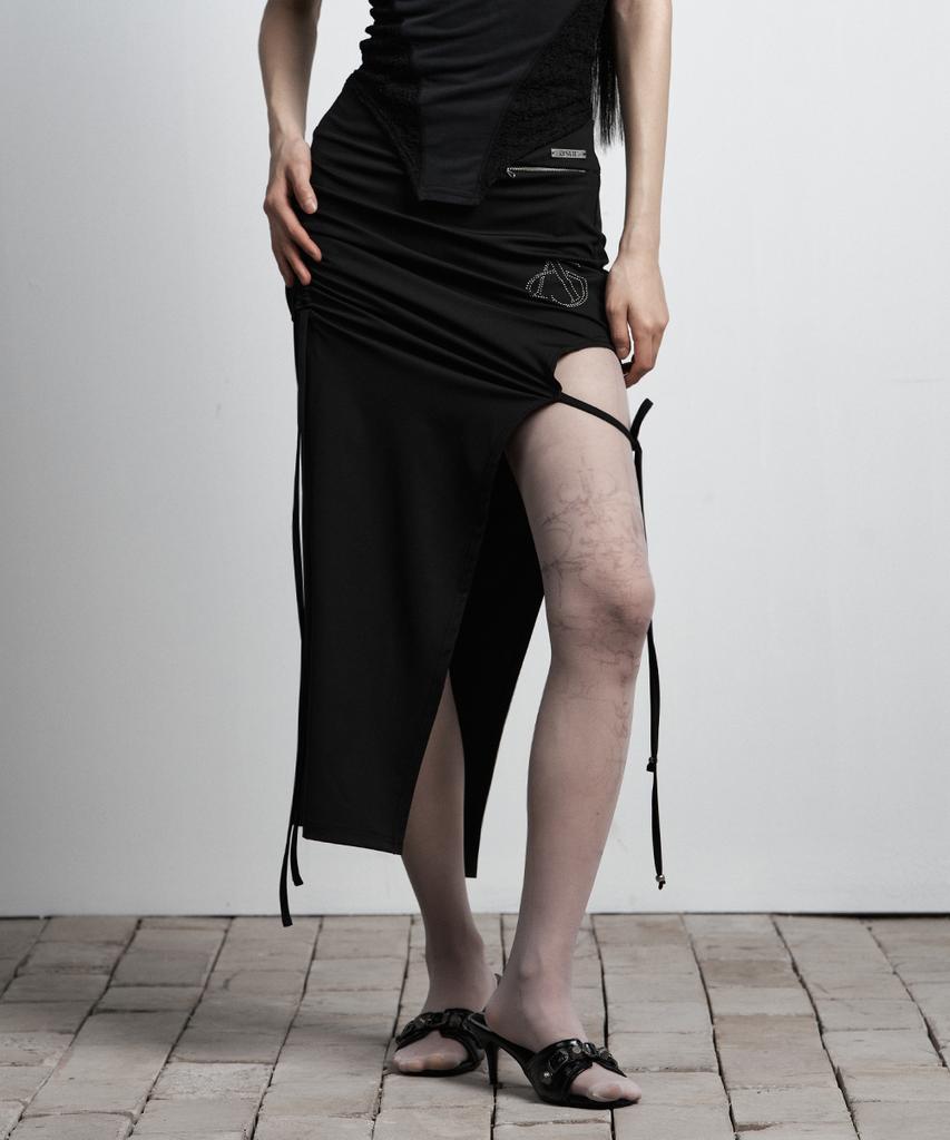 Aejeuyua Cut-Out Ribbon Long Skirt Black