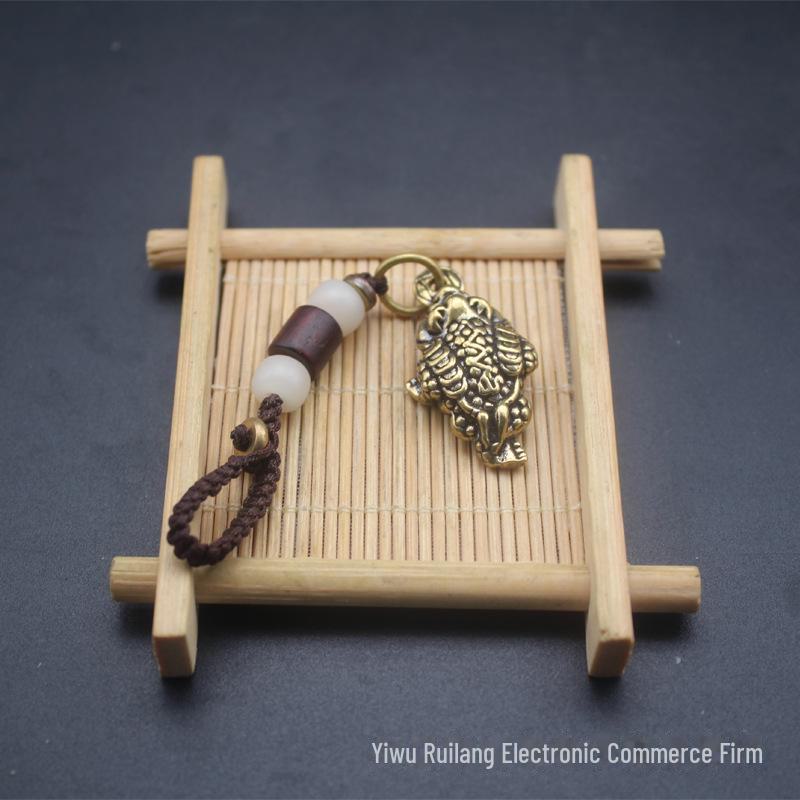 Solid Brass Golden Toad Feng Shui Keychain: Wealth-Attracting Small Pendant for Men and Women