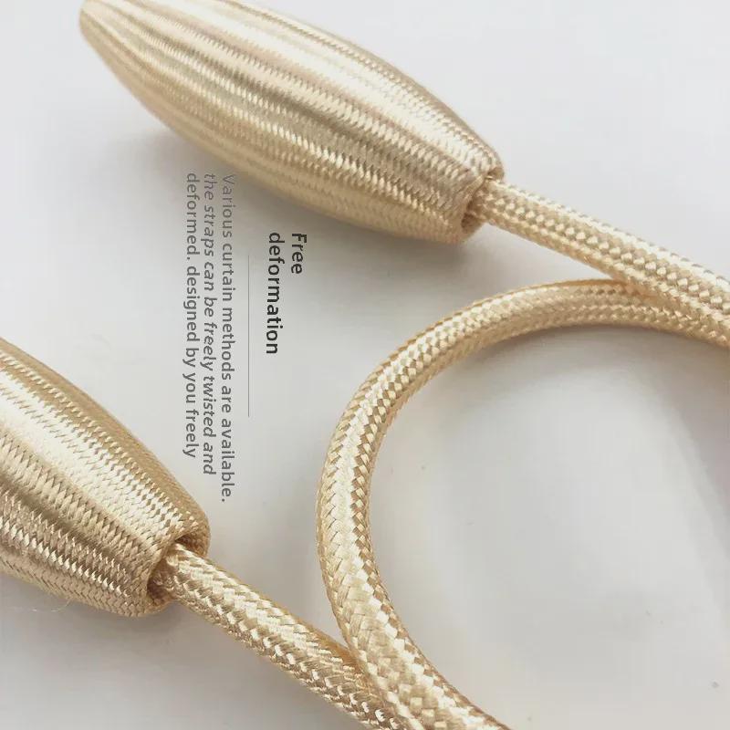 Элегантный металлический зажим для подхвата штор