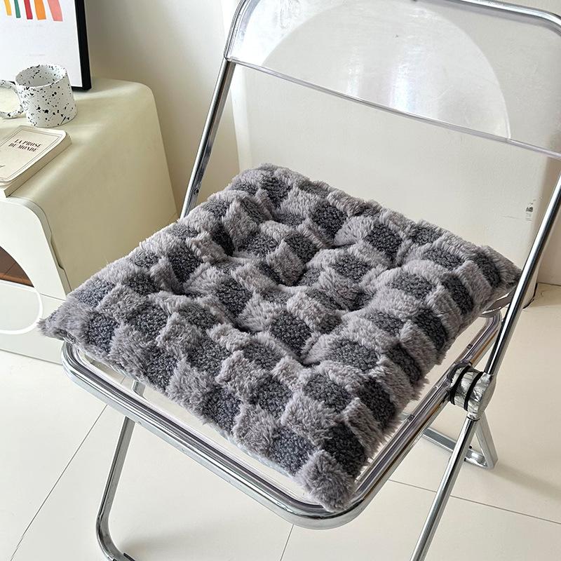 Красивая индивидуальная подушка для стула с девятью отверстиями, утолщенная нескользящая сидячая зимняя плюшевая подушка в клетку, простая подушка
