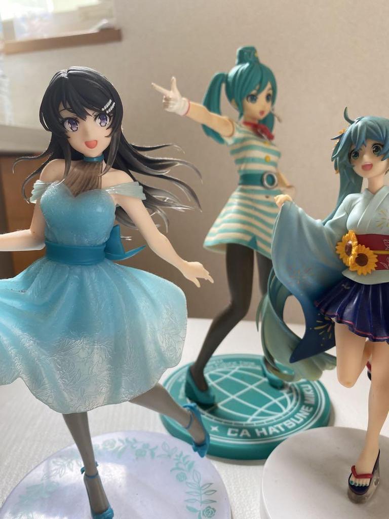[Б/У] Набор фигурок Хатсунэ Мику из 3 штук