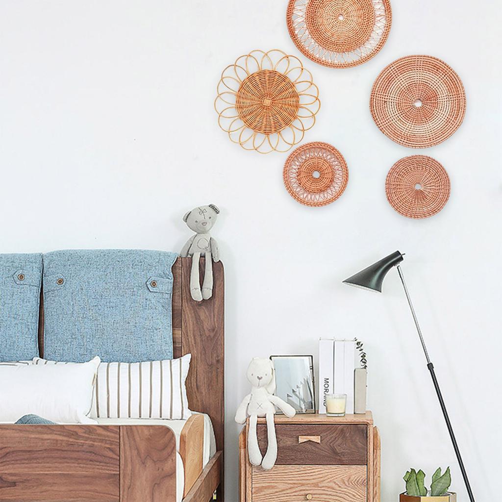 Nordic Styles Handwoven Rattan Flat Wall Basket Elegant Hanging Wall Decors Home Decoration Ornament for Modern Interior