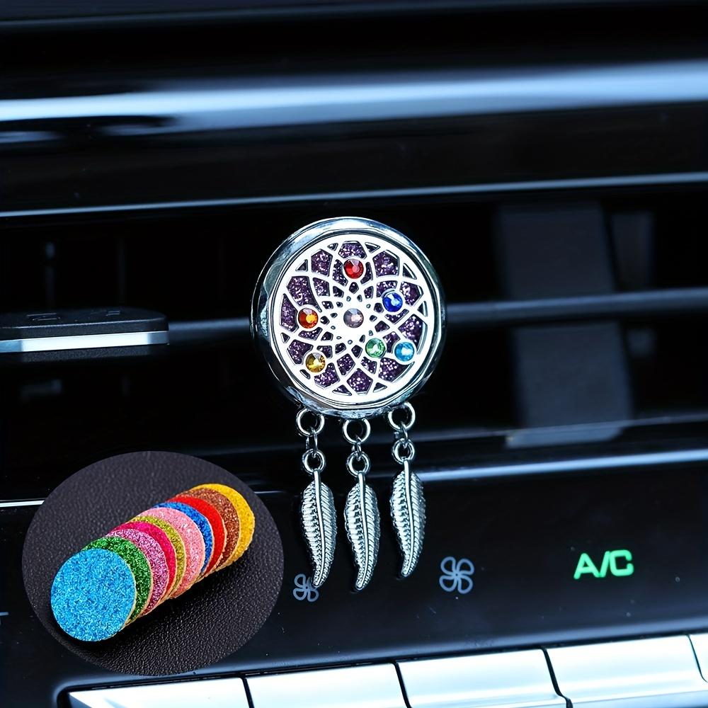 Автомобильный диффузор с эфирным маслом в виде медальона с изображением ловца снов и цветными ароматерапевтическими подушечками - зажим для вентиляционного отверстия освежителя воздуха в машину с подвеской в виде пера (30мм)