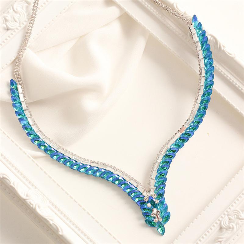 Fashion Accessories, Personalized V-Shaped Full Diamond Necklace, European And American Versatile Party Sexy Necklace