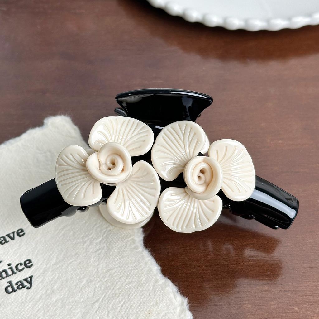 Large Designed Beautifully Floral Hair Claw Clip In Trendy Acetate For Fashionforward Women
