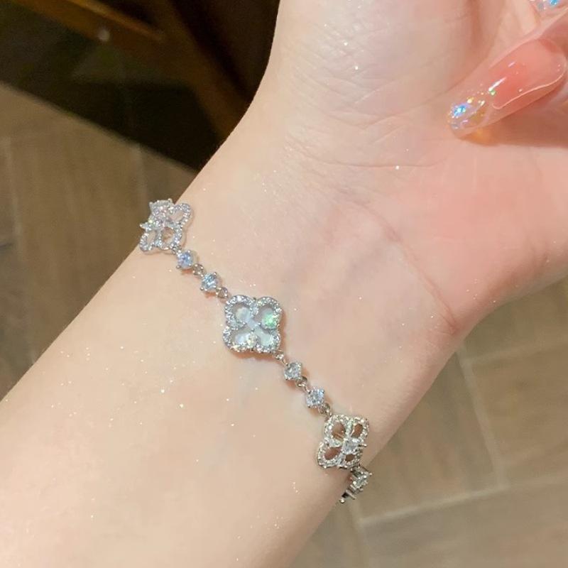 High-Grade Luxury Four-Leaf Clover Zirconia Bracelet Temperament Adjustable Bracelet Versatile Women's Hand Accessories