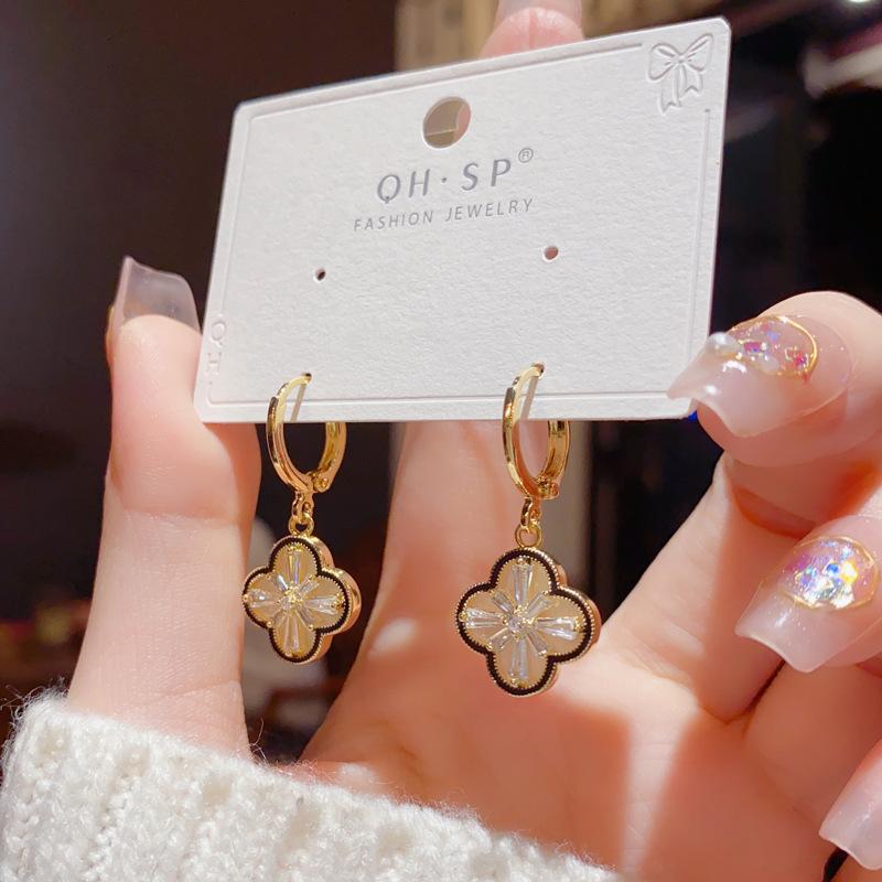 Temperamental Fashion Exquisite Micro-inlaid Four-leaf Flower Earrings for Women Personality Niche Design Earrings for Women