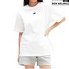 New Balance Half Club New Balance EssenTial CenTer Logo T shirT Nbnee21033 1