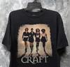 Футболка с принтом из фильма «Колдовство» (The Craft) Графическая футболка с изображением из фильма Унисекс Черная хлопковая футболка