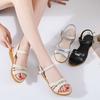 Мягкая кожа мягкая подошва 2025 весна и лето новые универсальные сандалии женские плоская подошва нескользящие студенческие плоский каблук мать повседневная женская обувь