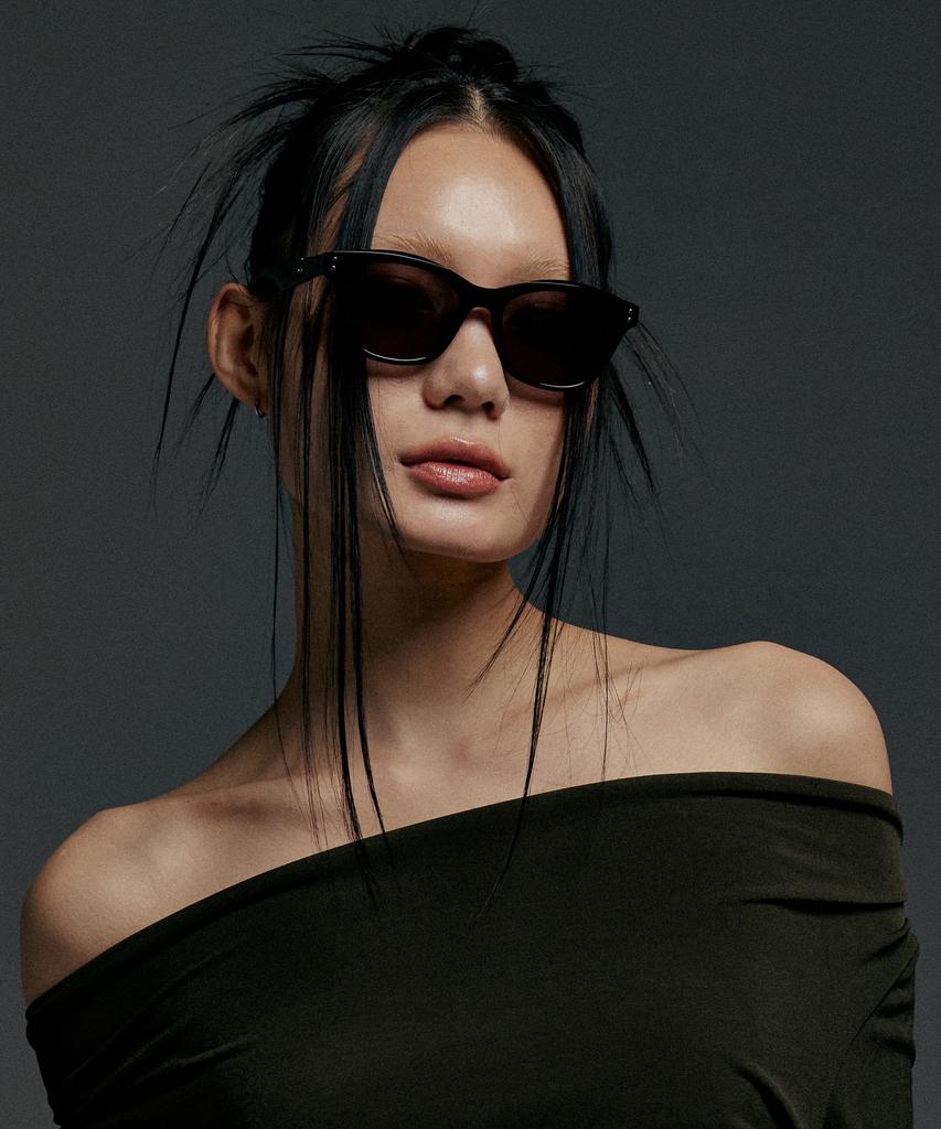 Seupeulingseuteulingseu Slim Fit Square Cat-Eye Shape Page 60 [Black]