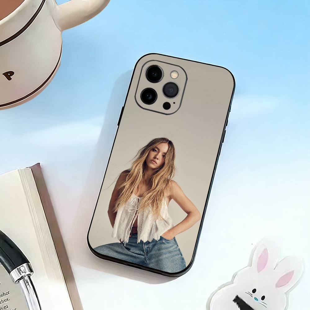Чехол для телефона S-Sydney S-Sweeney для iPhone 17,16,15,14,13,12,11 Plus,Pro Max,XS, Мягкий силиконовый черный чехол