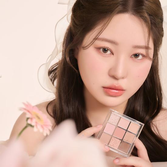 Andial Shadow Palette Middle Note