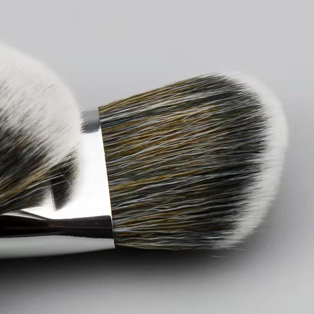 Professional Foundation Brush 47 Broom Head Adult Makeup Tools for Women Liquid Foundation Application Smooth Blending Prevents