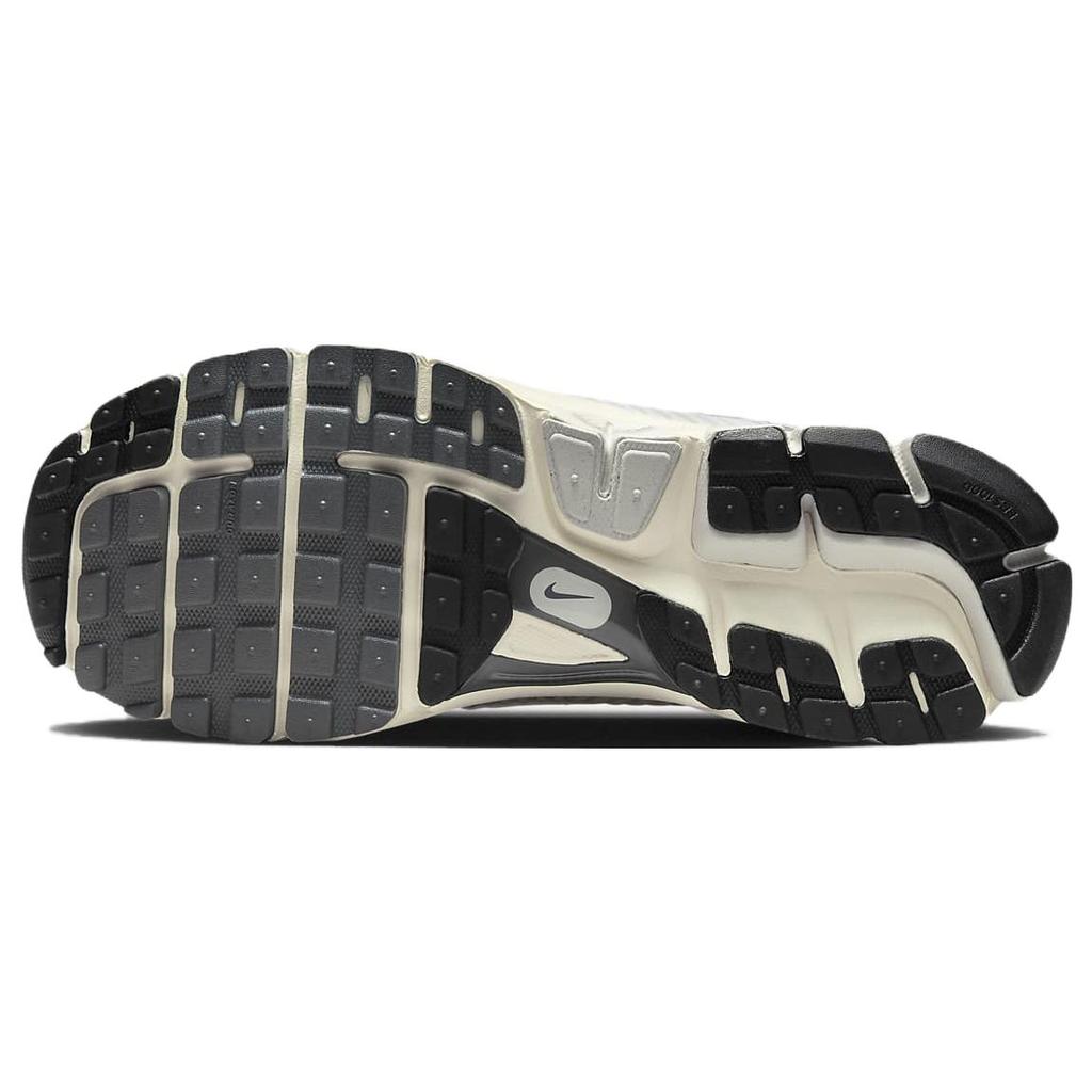 Новые Nike Zoom Vomero 5 Platinum Tint HF0731-007