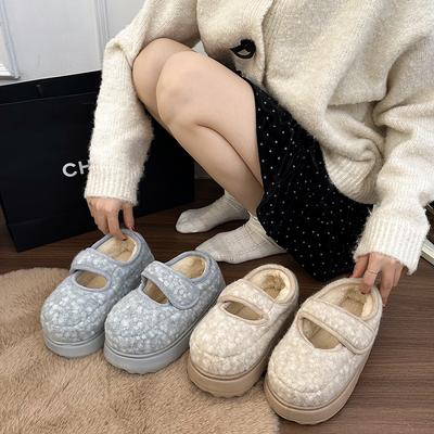 Осенью и зимой 2025 года модными и универсальными будут новые однословные туфли Мао Мао на толстой подошве для увеличения роста и в стиле casual.