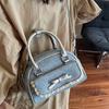 Niche Design Portable Shell Bag Women's 2025 New Korean Version of Foreign Style Ins Messenger Bag Versatile Bow Bag Tide