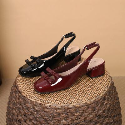 Модные сандалии с квадратным носком и двойным бантом, женские туфли на среднем высоком каблуке, с ремешком на пятке, летняя обувь для женщин, лакированная кожа, гладиаторские сандалии