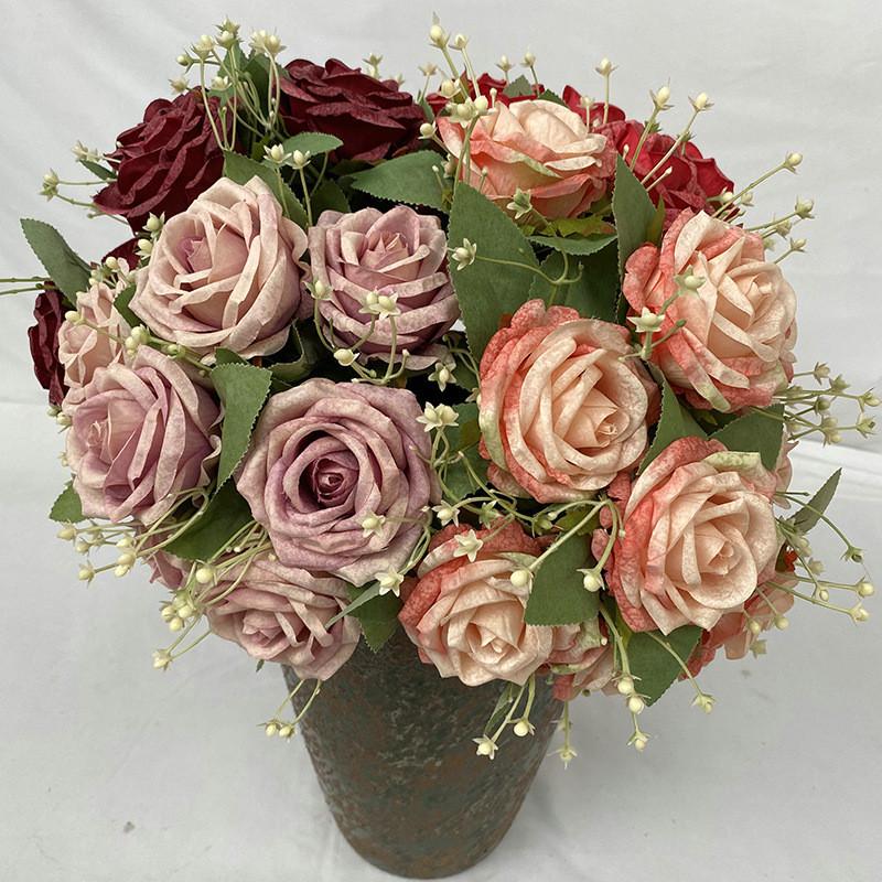 Искусственная композиция с розами в вазе для свадебной фотосъемки и оформления мероприятий