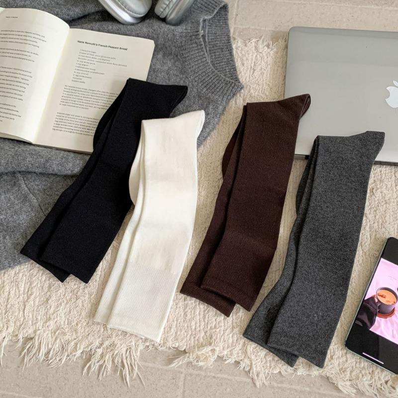 Basic solid color slim calf socks gentle wind soft waxy skin-friendly autumn and winter cotton socks Zhuji pure cotton women's medium tube socks