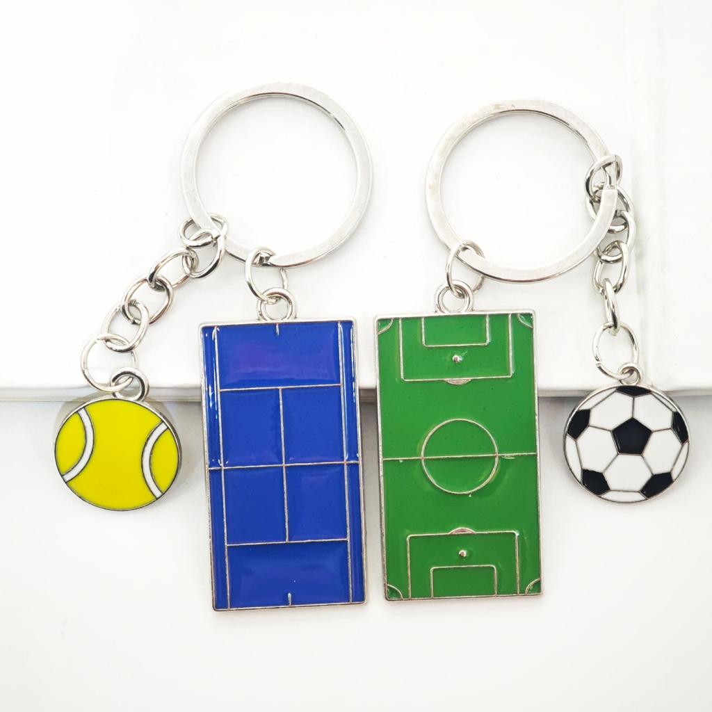 Креативный брелок-подвеска в виде футбольного и баскетбольного мяча - Идеальный сувенир для фаната или аксессуар для ключей автомобиля