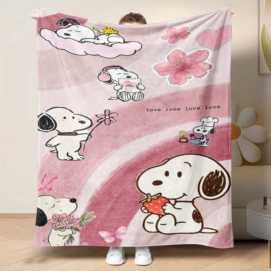 Cute Snoopy print soft and warm blanket, perfect for naps, sofas, beds, camping trips, the office, birthday and holiday gifts.