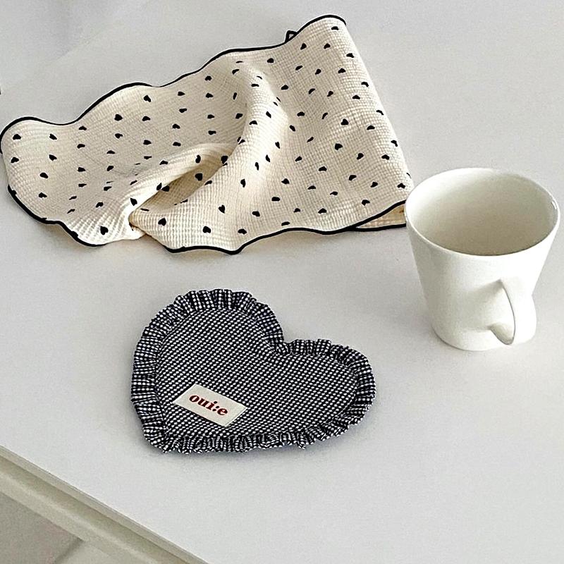 1Pc Checkered Placemat Korean Background Cloth Ins Gourmet Photography Sweet Heart-Shaped Coaster Desktop Decoration