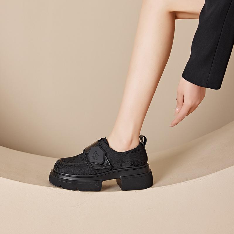 3222 женские повседневные туфли маленького размера, корейская версия лоферов на толстой подошве с внутренней платформой, женские туфли на липучке с цветочной вышивкой