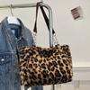 Furry Bag with Vibrant Leopard Print Simple Large Capacity Cute Shoulder Bag Korean Style Casual Fashion Chain Bag