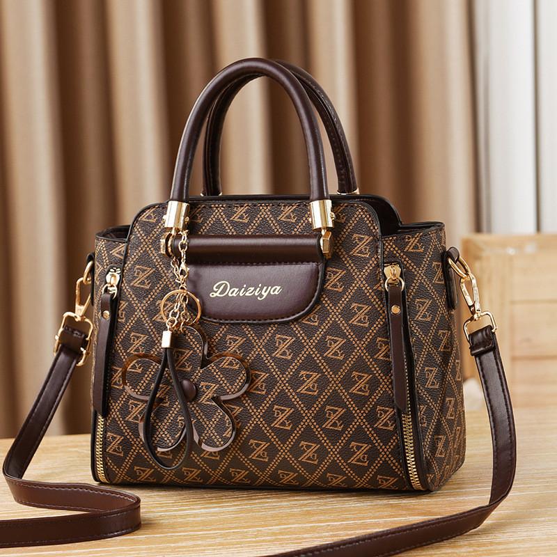 Stylish Large Capacity Bucket Bag For Women Perfect For Moms With Elegant Design