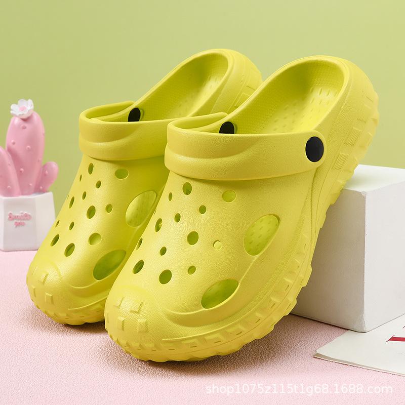 Толстоподошвенные туфли с отверстиями, нескользящие и дезодорирующие для летней носки, модные удобные новые универсальные пляжные сандалии на мягкой подошве