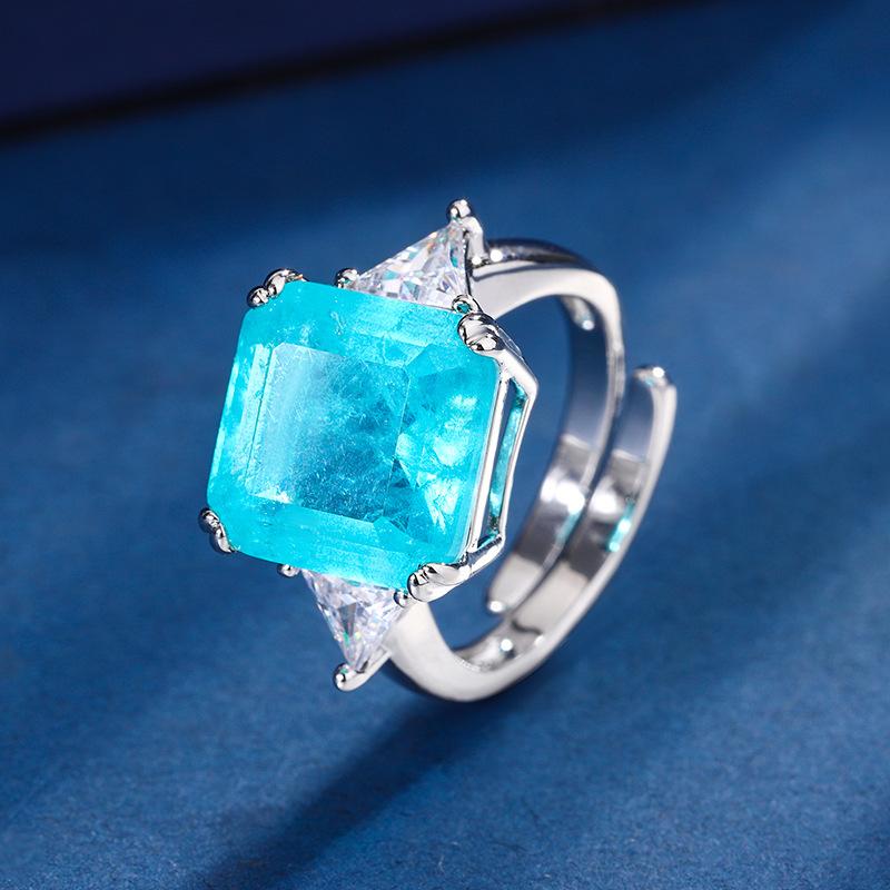 Jewelry Copper Bottom Gold-Plated Simulation Emerald Red Corundum Luxury Inlaid Square 12 * 12 Retro Ring Women