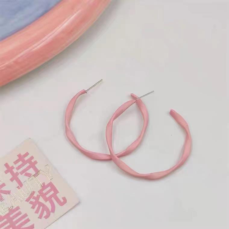 Корейские розовые серьги-пусеты в форме сердца с цветком из смолы - Элегантные и модные