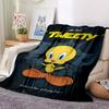 1pc Tweety Bird Looney Tunes Soft Skin-Friendly Flannel Blanket with Digital Printing, Various Sizes Available for Family, Friends, Birthday038