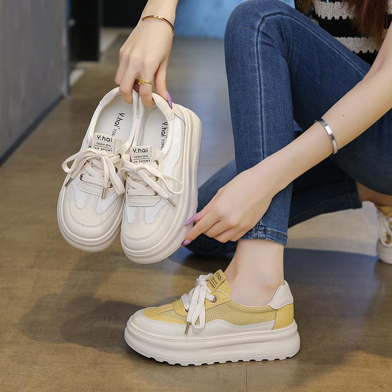 Кожаные дышащие туфли на толстой подошве, маленькие белые туфли интернет-знаменитости, женские летние новинки 2025 года, универсальная удобная спортивная и повседневная обувь на мягкой подошве