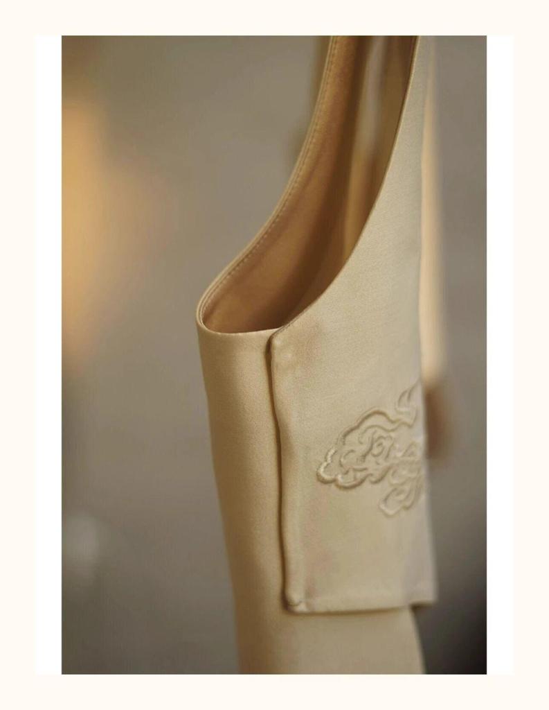 Chic Petite New Chinese Style White Vest for Women - Spring/Fall Collection