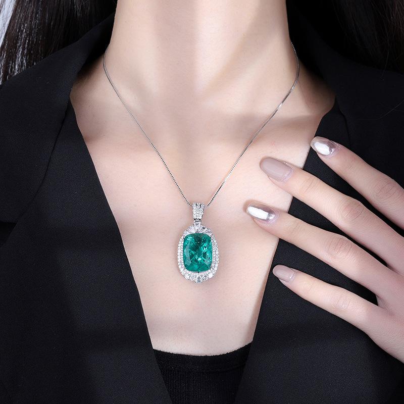 Jewelry Copper Bottom Gold-Plated Imitation Grandmother Green Sapphire Fat Rectangular 15 * 20 Temperament Luxury Pendant Necklace