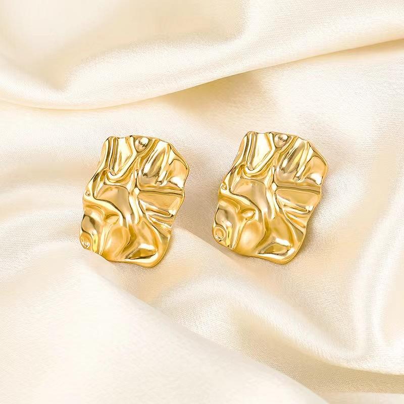 Irregular Pleated Earrings For Women, With A Niche And Cool Design, Fashionable And Versatile Earring Accessories.