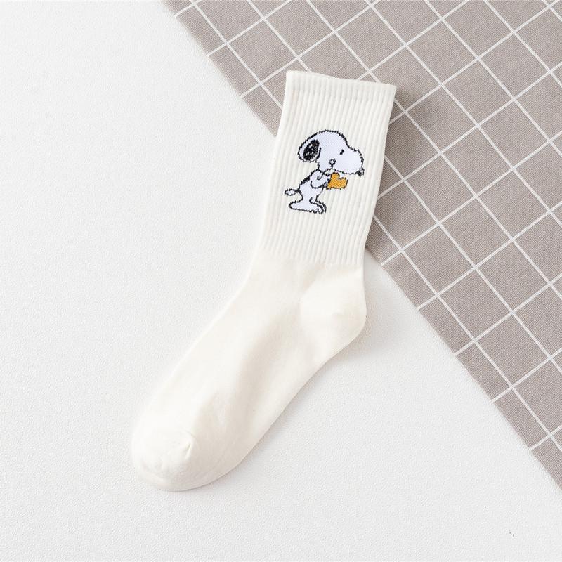 Женские спортивные носки в японском стиле Snoopy из хлопка - Осенне-зимние, средней высоты, в стиле академии, модные.