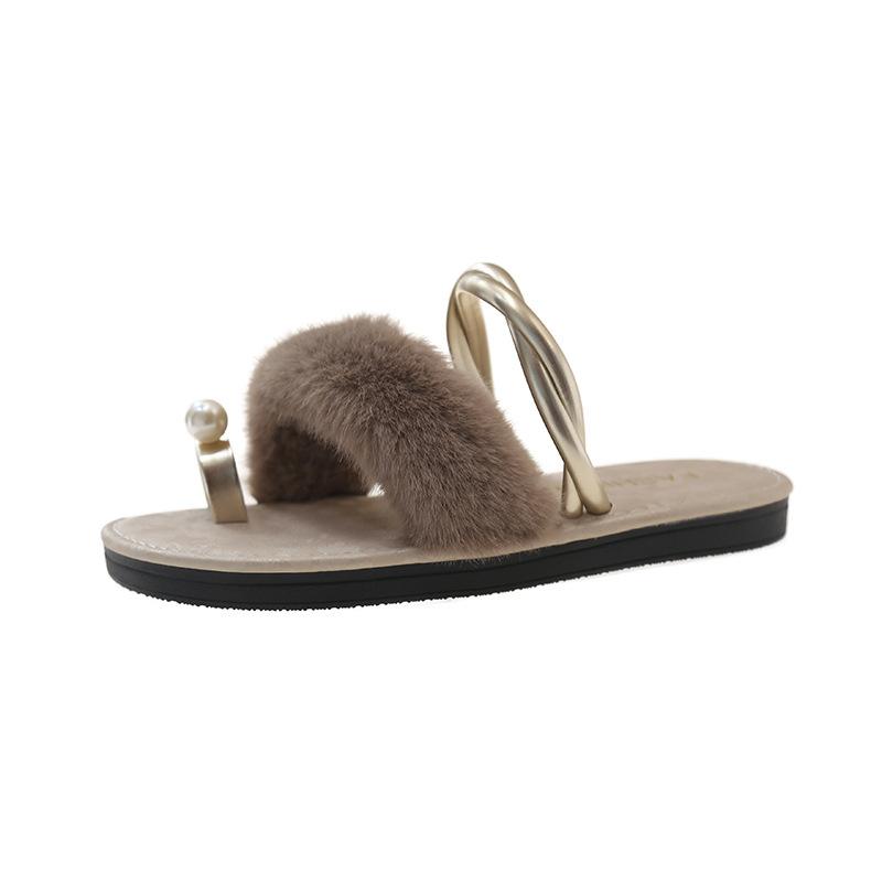 Niche High-end Flat-bottomed Slippers for Women's Outerwear 2025 Summer New Fashion Casual Cover Toe Beach Sandals