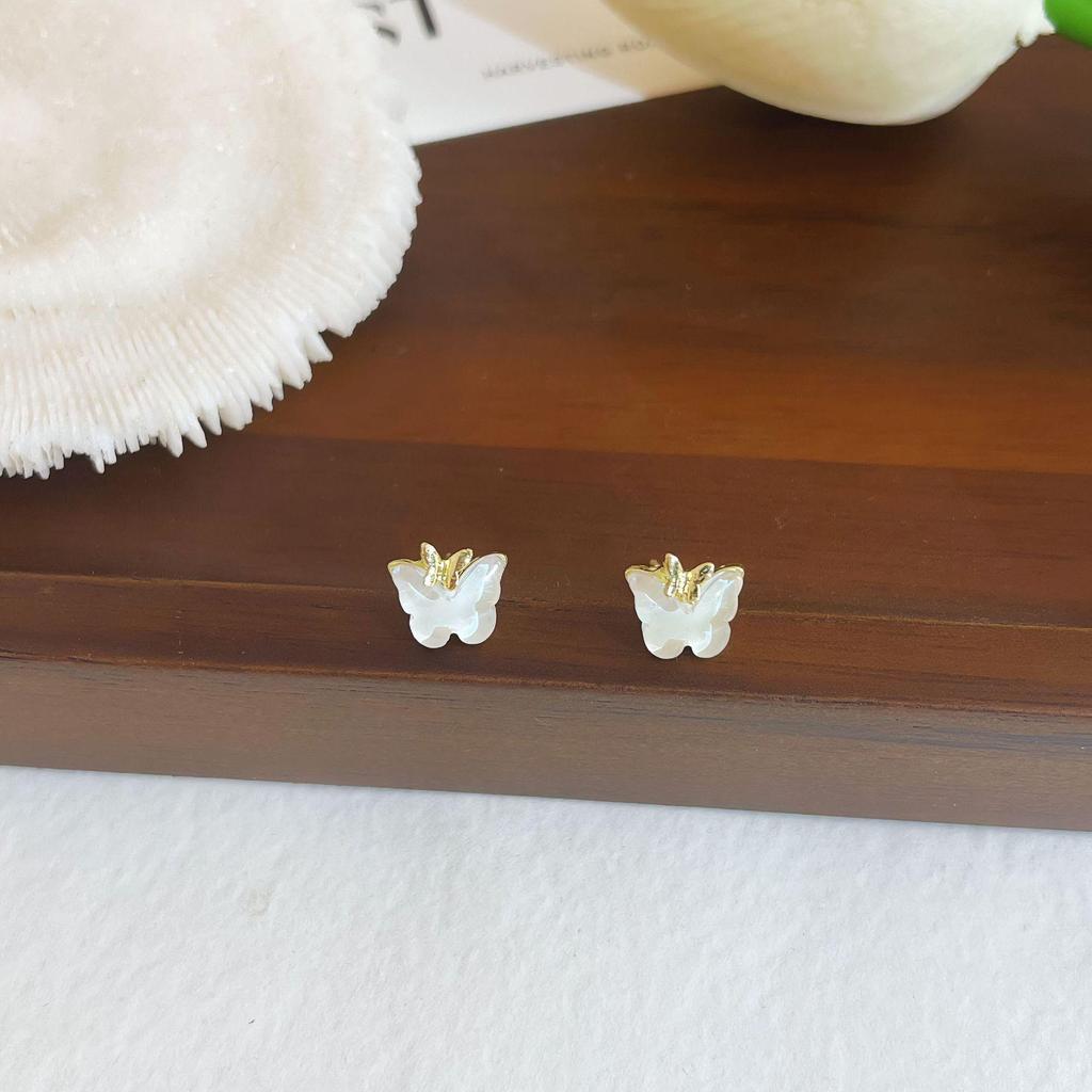 «Серьги-иглы Майяра 925»: "Янтарный жемчуг в стиле ретро для осени/зимы"