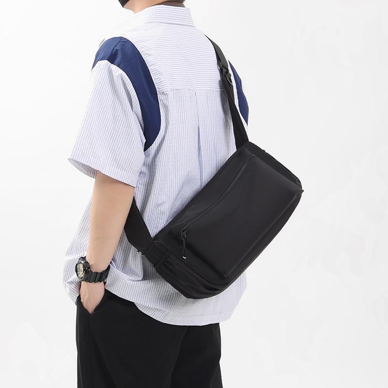 Women's Large Capacity Shoulder Bag Men's Sports Crossbody Bag Light Solid Color Mountaineering Dumpling Bag