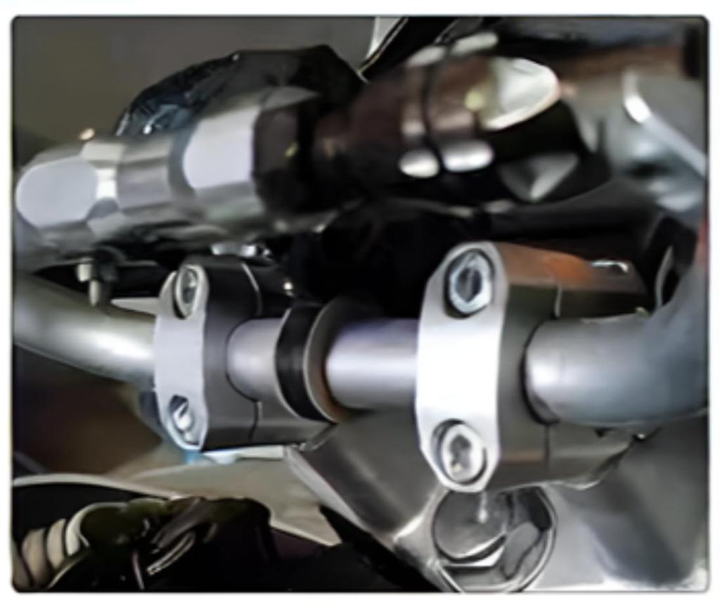 22mm Handlebar Risers Handlebar Motorcycle Handlebar Post Setback Spacer Universal [Raises Position] Kit, (Silver)