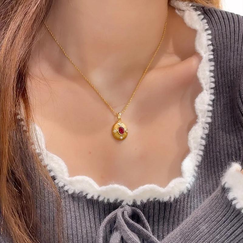 Классический тренд шармов легкая роскошь рисование проволокой рубиновый ожерелье-цепочка дизайн инкрустация бриллиантами овальное ожерелье модный красный кулон